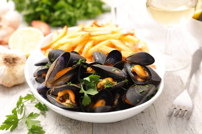 moules and frites 768x512